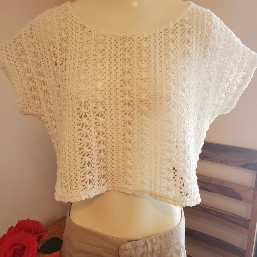 Forever21 Cream Colored Knit Blouse SZ-M